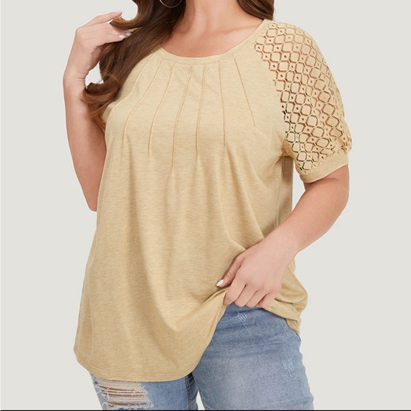 BloomChic Tops - NWT!Tan lace raglan sleeve pleated top size 22-24 or 3X